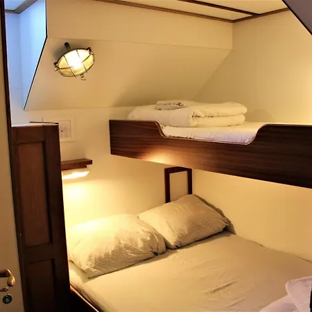 Bateau-hôtel Felicitas *